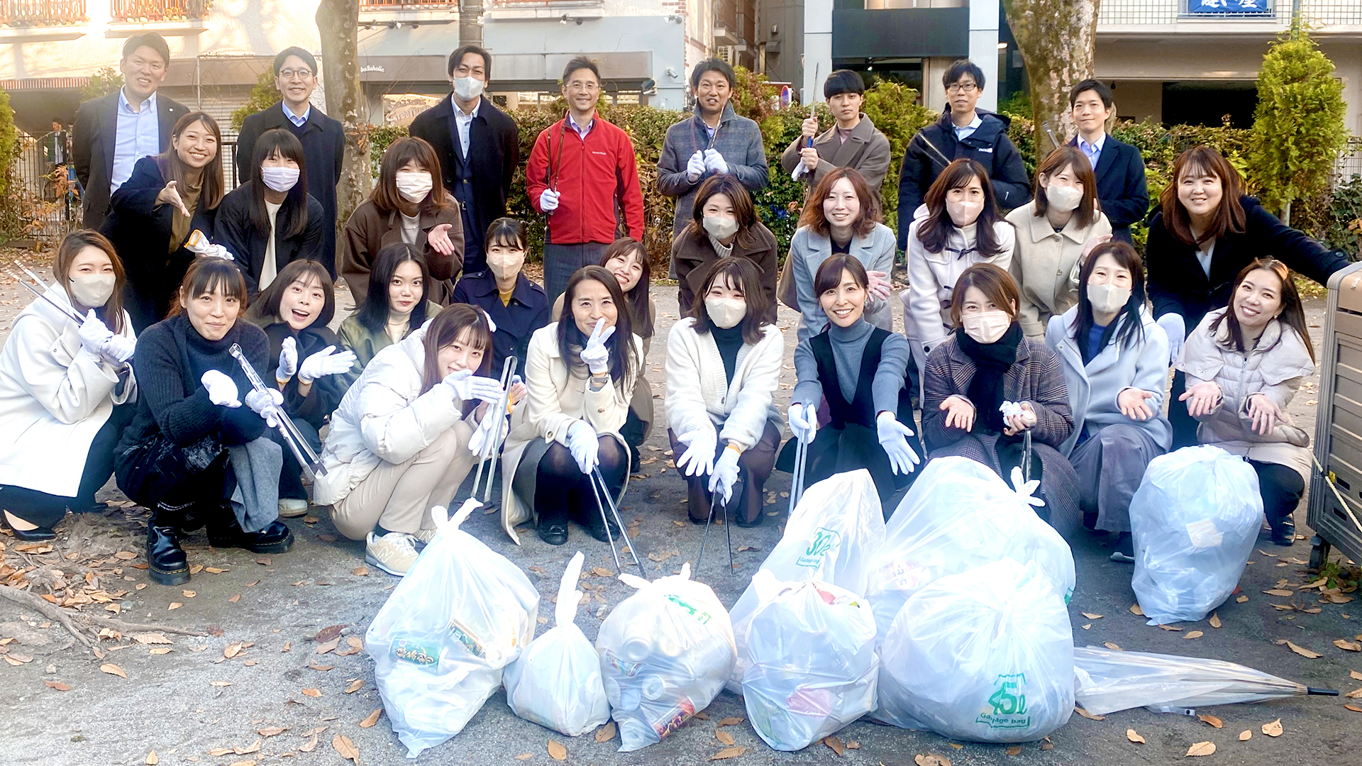 東京本社周辺で清掃活動を実施しました